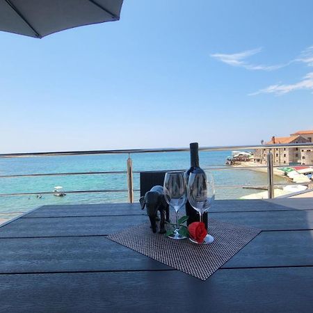 אומאג Apartman Dora With Sea View And Terrace מראה חיצוני תמונה