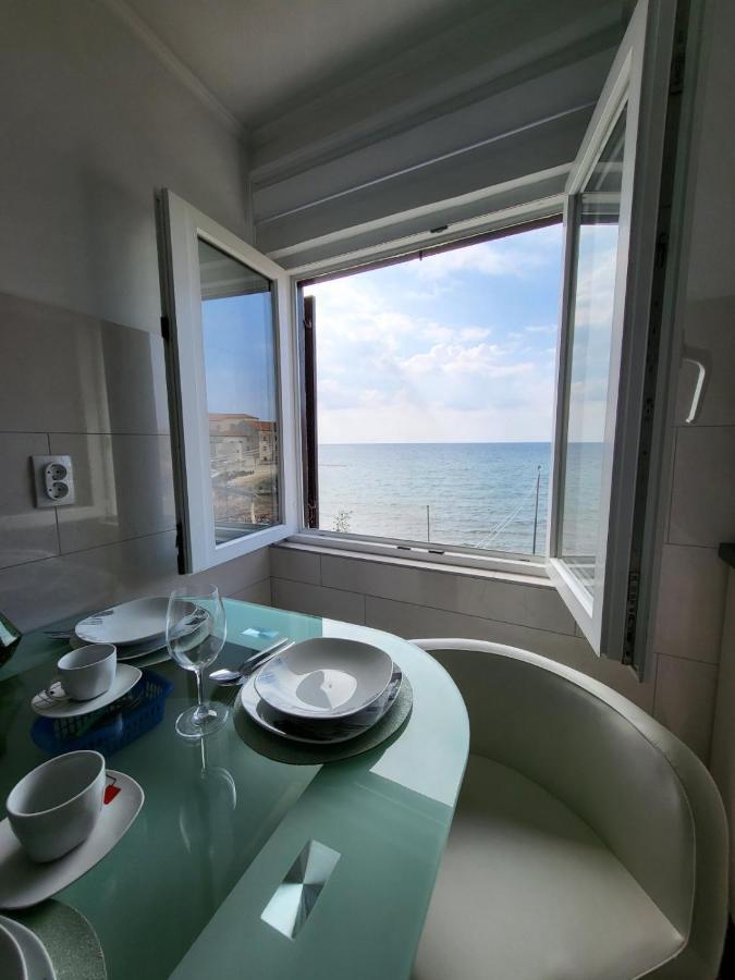 אומאג Apartman Dora With Sea View And Terrace מראה חיצוני תמונה