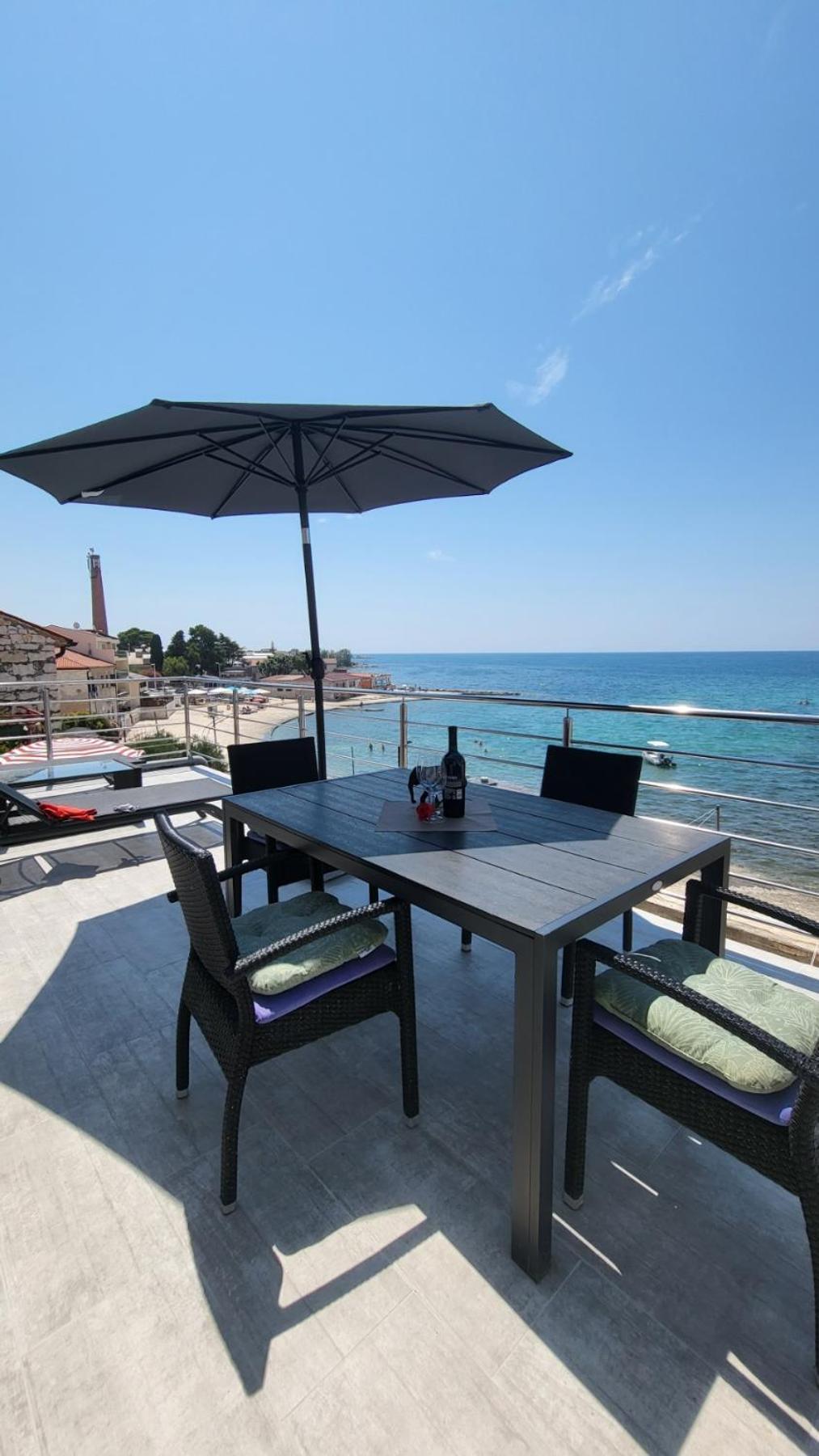 אומאג Apartman Dora With Sea View And Terrace מראה חיצוני תמונה